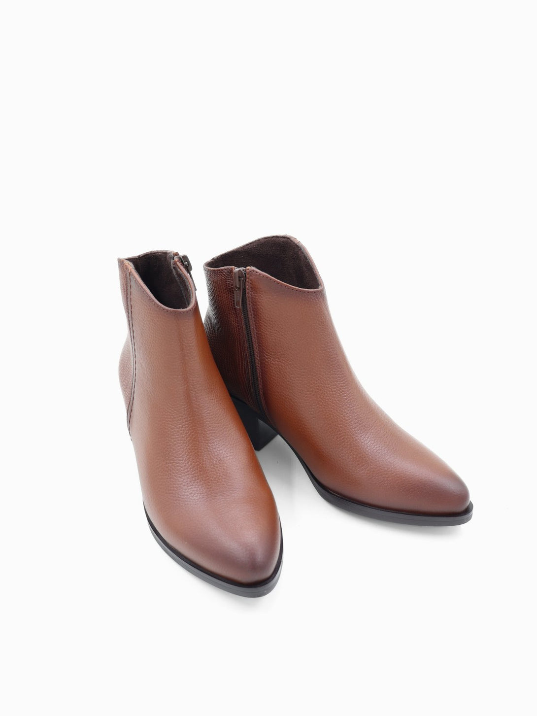 מגפון עור Leonor