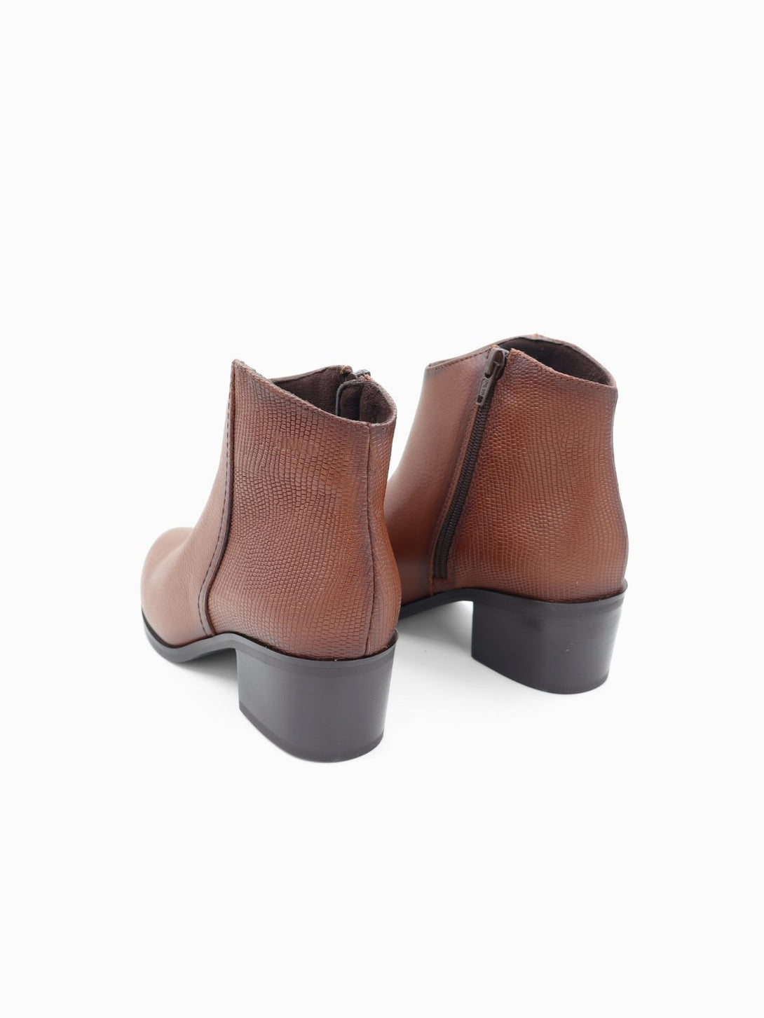 מגפון עור Leonor