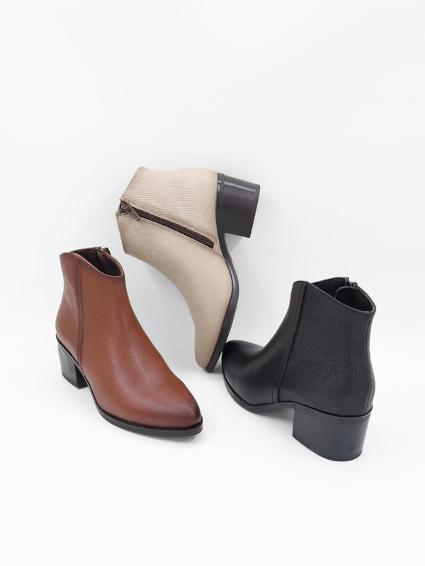 מגפון עור Leonor