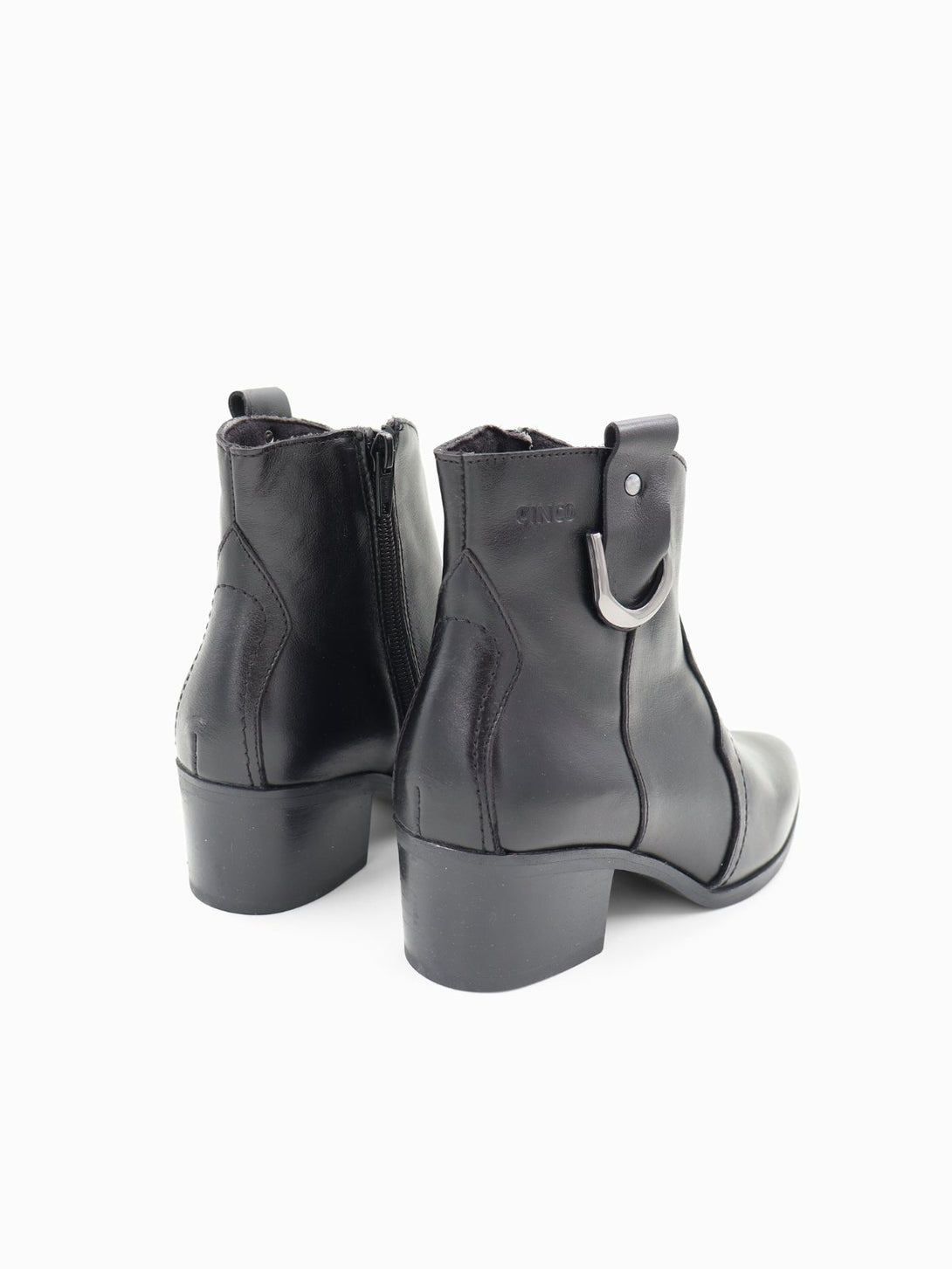 מגפון עור Paula